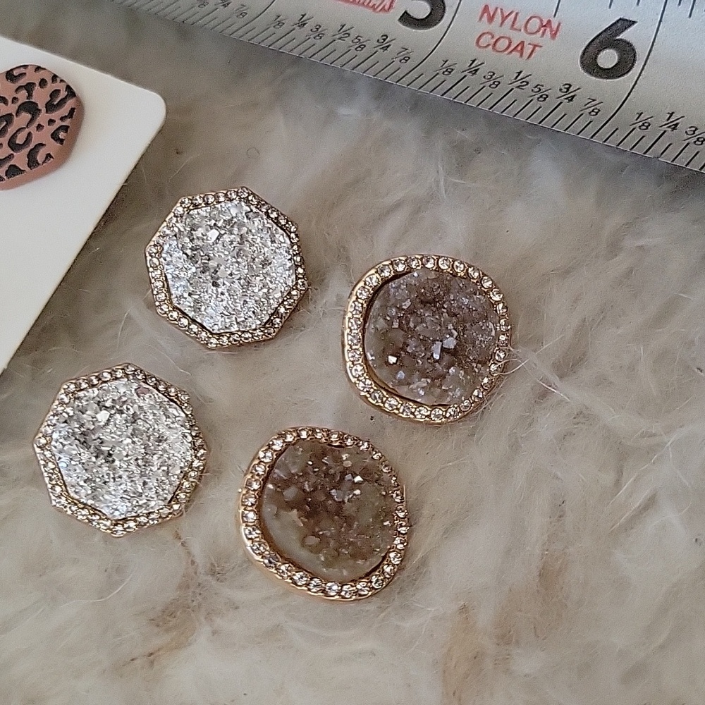 2/$15 Geometric Stud Earring - Picture 4 of 5